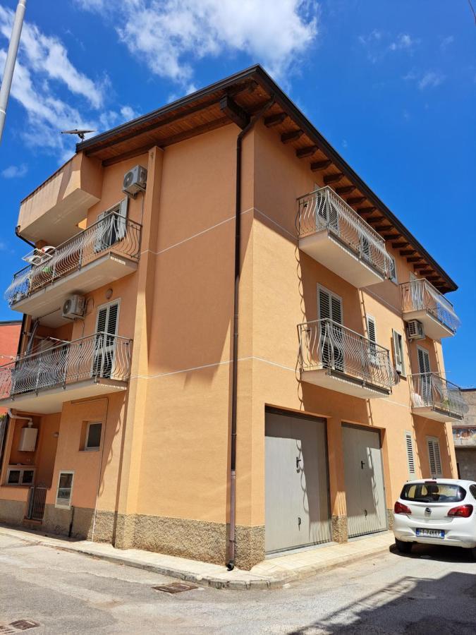 La Casa Vacanza Apartment Falcone Exterior foto